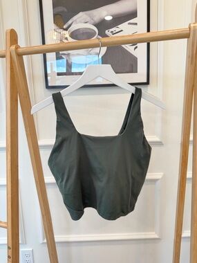 Old Navy Sports Bra Tank Top in Deep Olive
